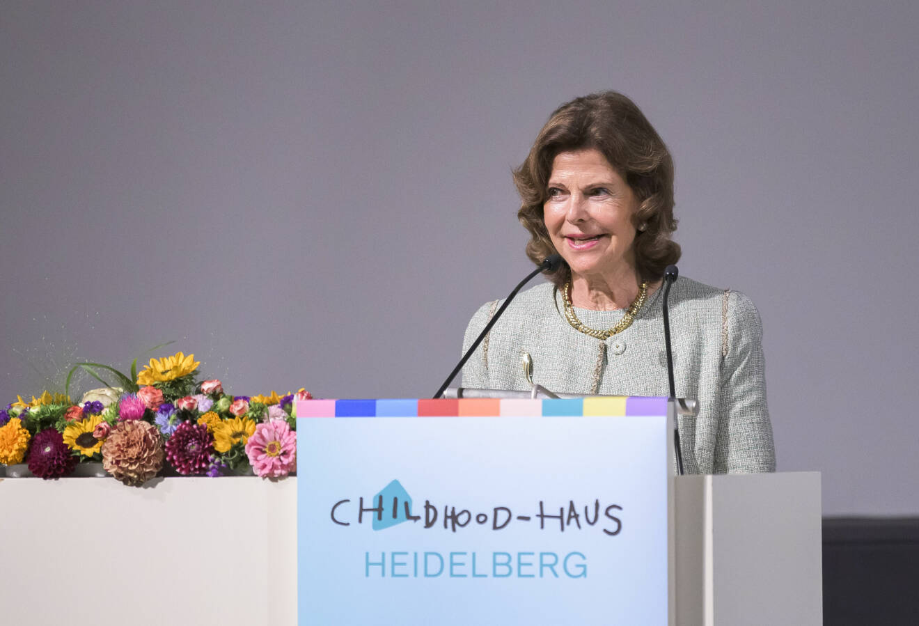 Drottning Silvia talar vid Childhood-Haus i Heidelberg