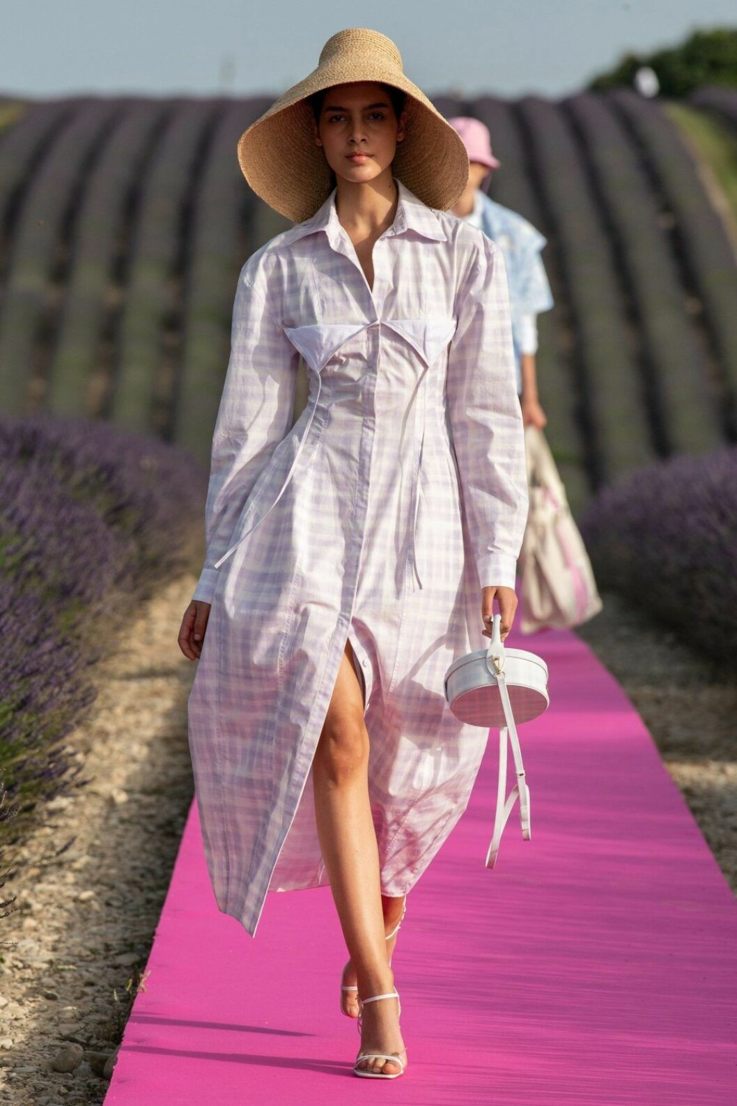 Rutig klänning från Jacquemus SS20.