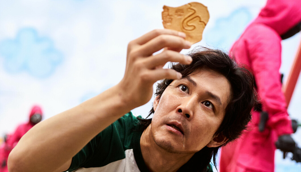 Regissören Hwang Dong-hyuk har själv uttalat sig om att han inte har någon andra säsong på gång (just nu) gällande <em>Squid game</em>. Han började med manus redan 2008 och har sagt att det långa arbetet med serien var en uttröttande process. Han stänger dock inga dörrar! suid game -kakan