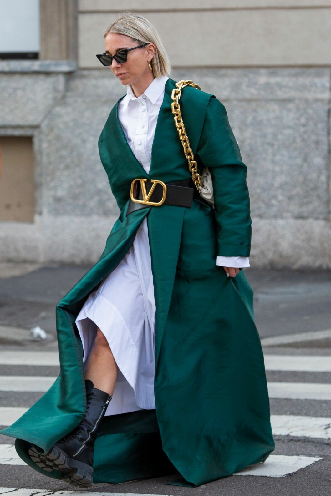 Streetstyleinspiration från Milanos modevecka. Hostmode-skjortkanning-modevecka
