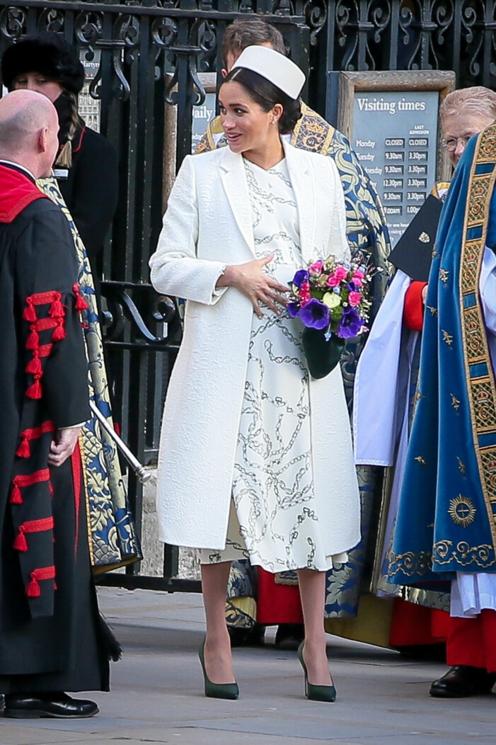 Hatten av för denna outfit värdig en hertiginna!