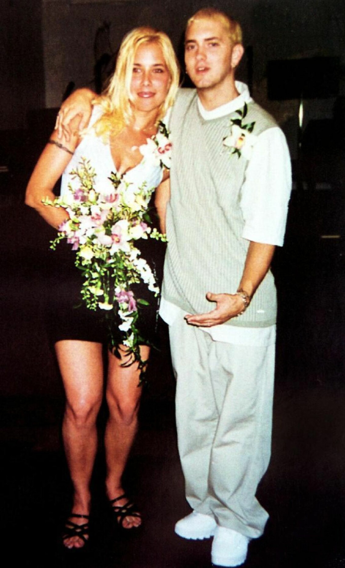 Eminem och Kim var först gifta mellan 1999 och 2001, och sedan gifte de sig igen 2006 – och skiljde sig sedan samma år. Eminem and Kim initially married in 1999 and divorced in 2001, following anasty custody battle over their daughter. (SS/ET/JB) Eminem with his wife KimCredit:WENN
