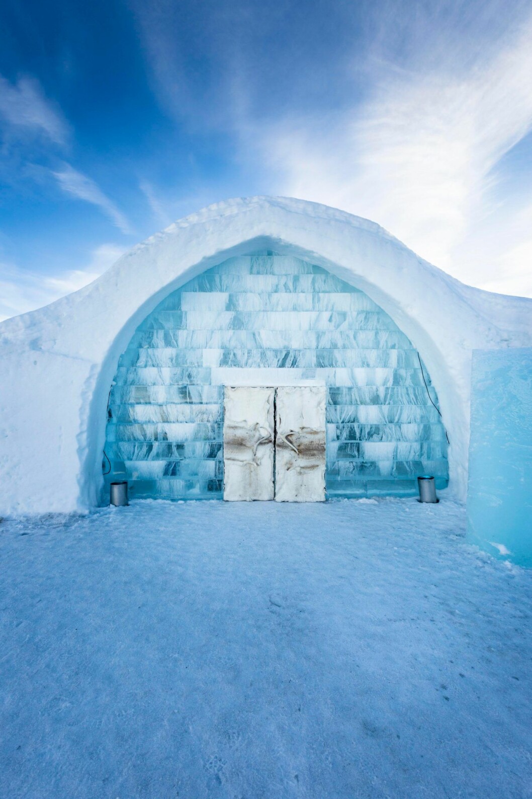 Ishotellet i Jukkasjärvi är ett unikt hotell som lockar turister från världens alla hörn. Icehotel i Jukkasjärvi.