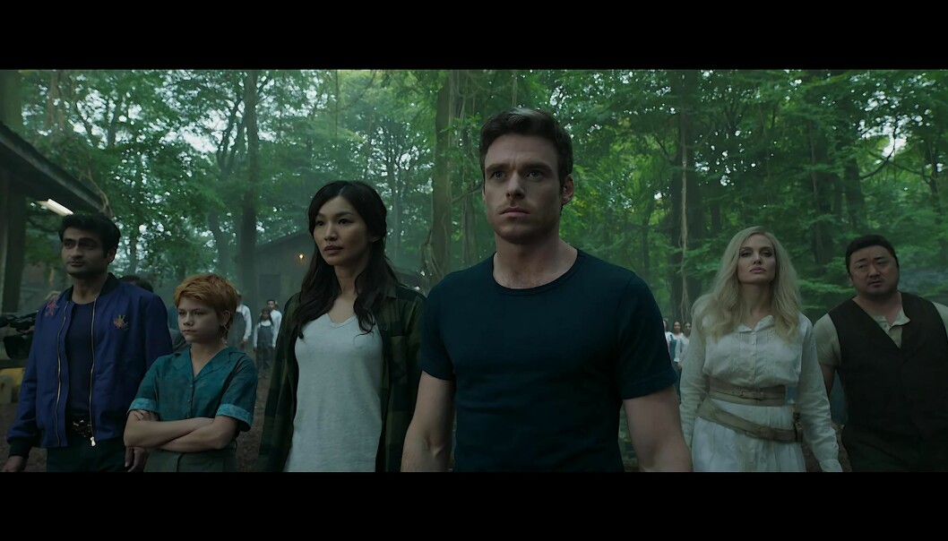 Vilket svall Jolie! Blonda Angelina Jolie och Salma Hayek i Marvel's 'Eternals'. Eternals. I filmen ser vi bland adnra Angelina Jolie, Richard Madden, Kumail Nanjiani, Lauren Ridloff, Brian Tyree Henry, Salma Hayek, Lia McHugh, Don Lee, Kit Harington, Gemma Chan, and Barry Keoghan