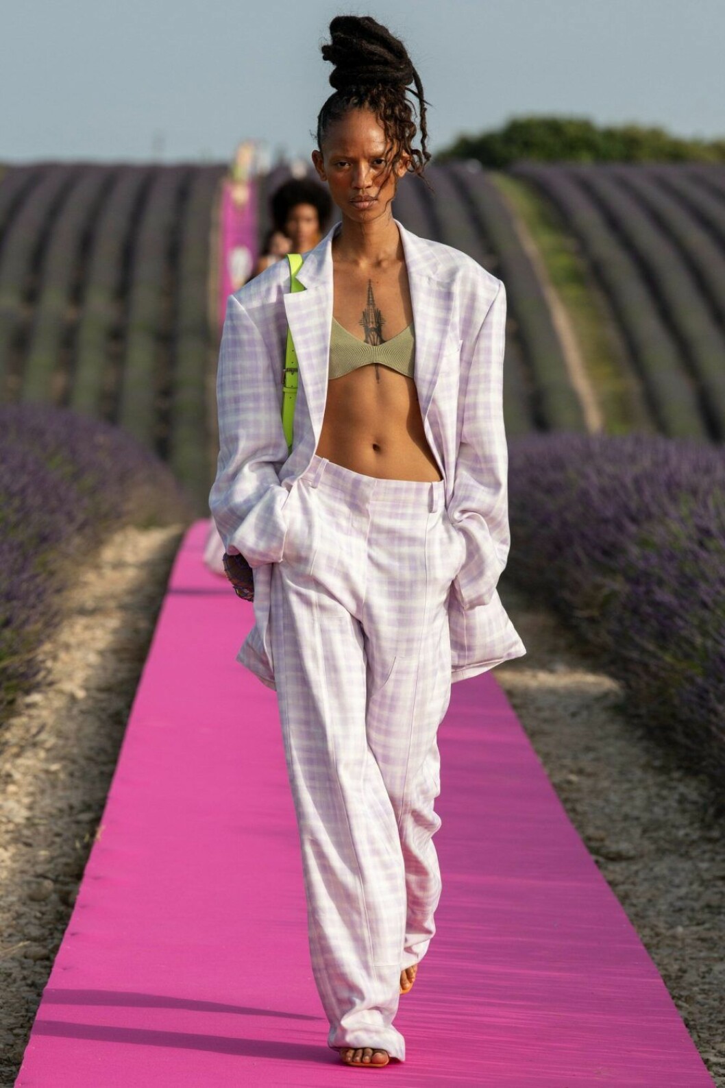 Rutig kostym från Jacquemus SS20.
