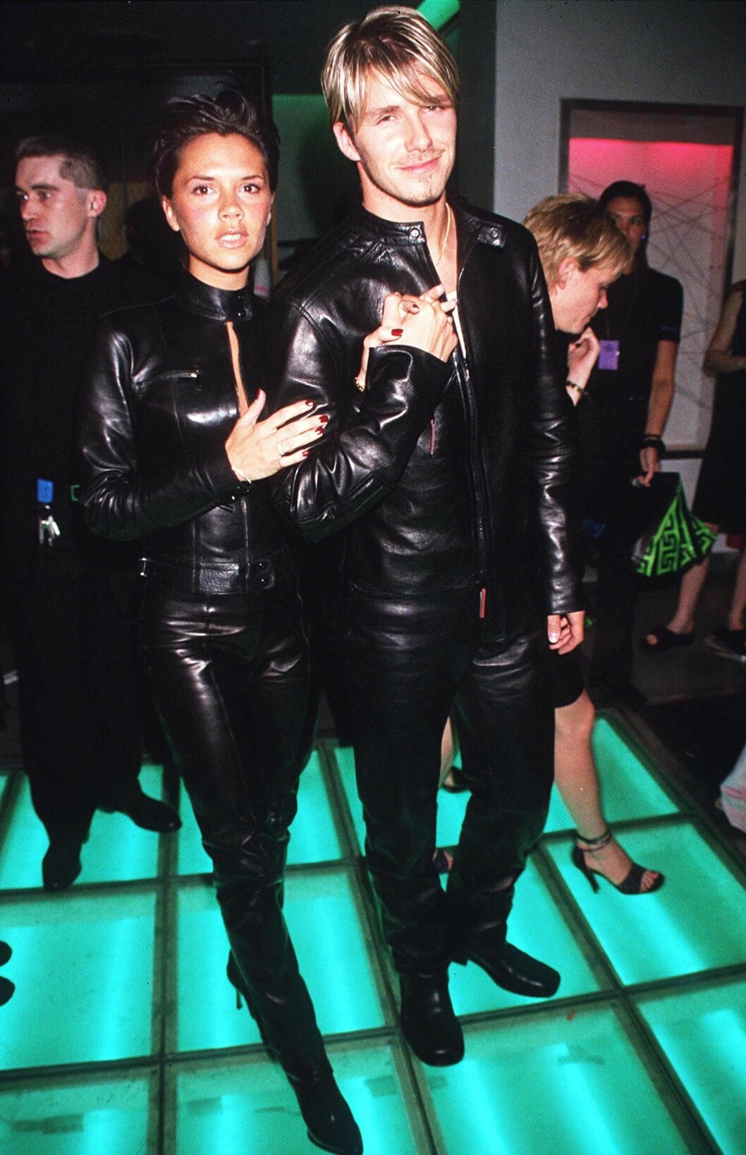 Victoria- & David Beckhams versace party 1999