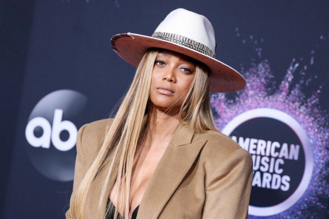 Tyra Banks på American music awards i blekta längder. Tyra Banks.