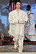 Vit oversized kostym på Selam Fessahayes AW19–visning på Fashion Week Stockholm