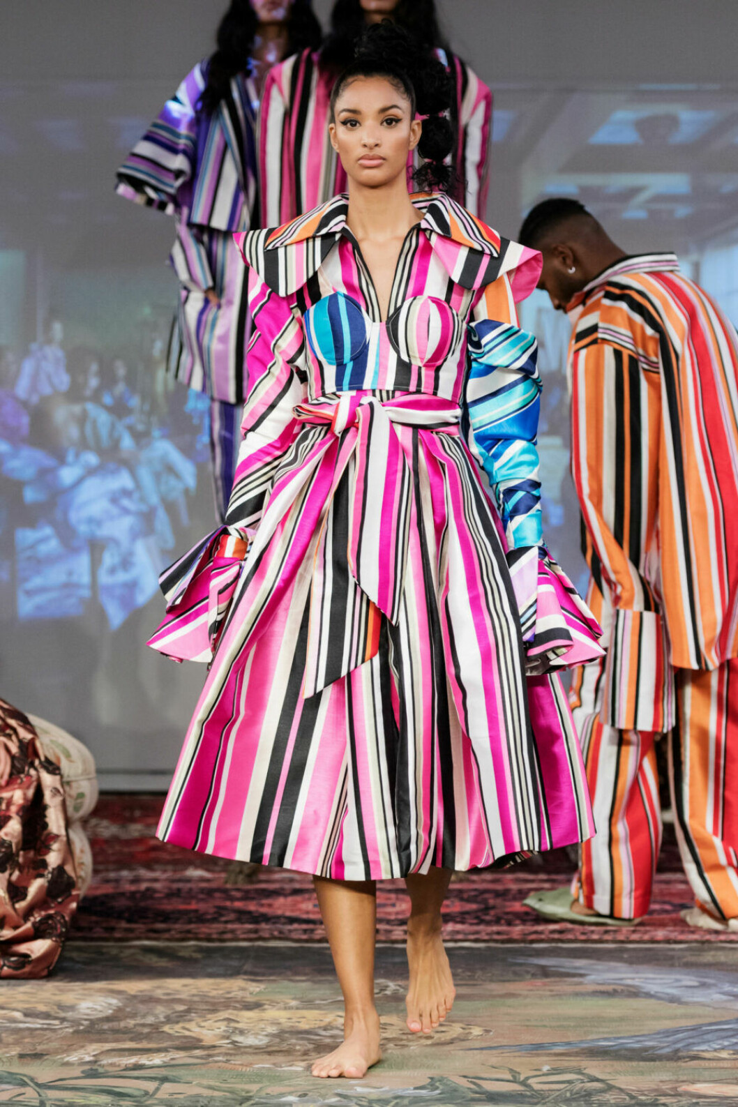 Randig kappa på Selam Fessahayes AW19–visning på Fashion Week Stockholm