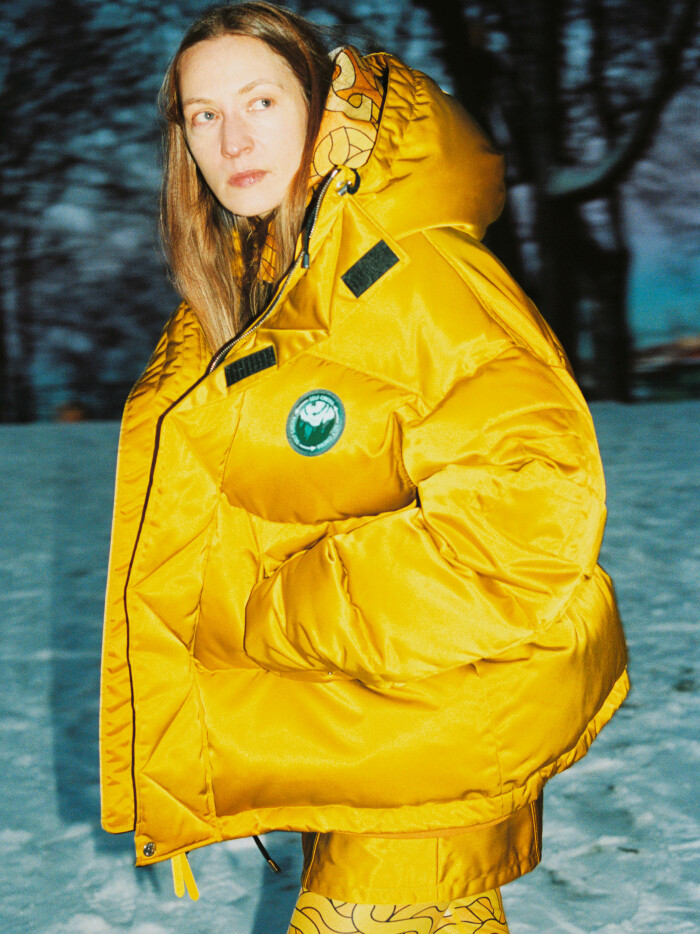 Self Cinema AW21 gul jacka