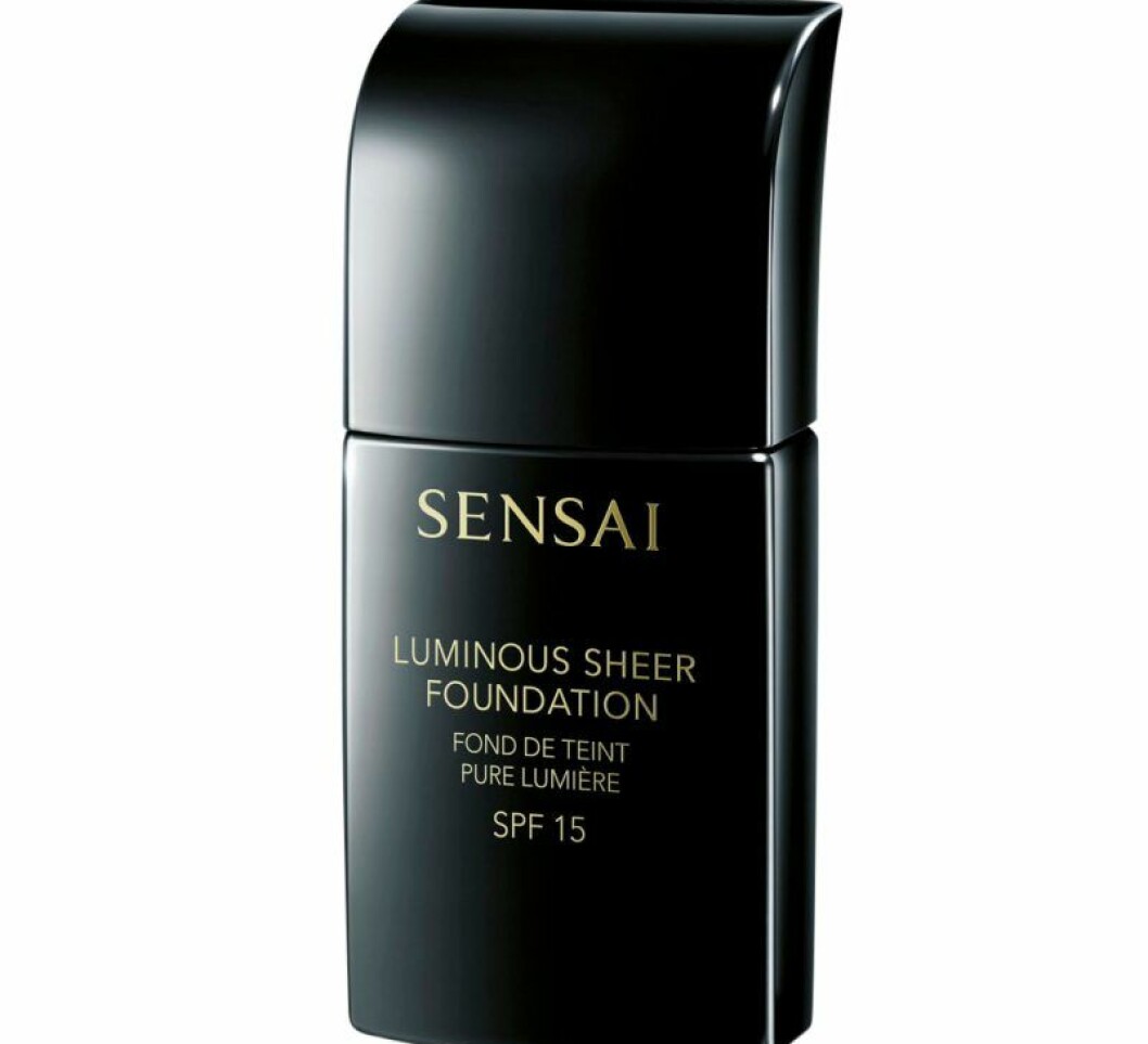 Luminous sheer foundation från Sensai