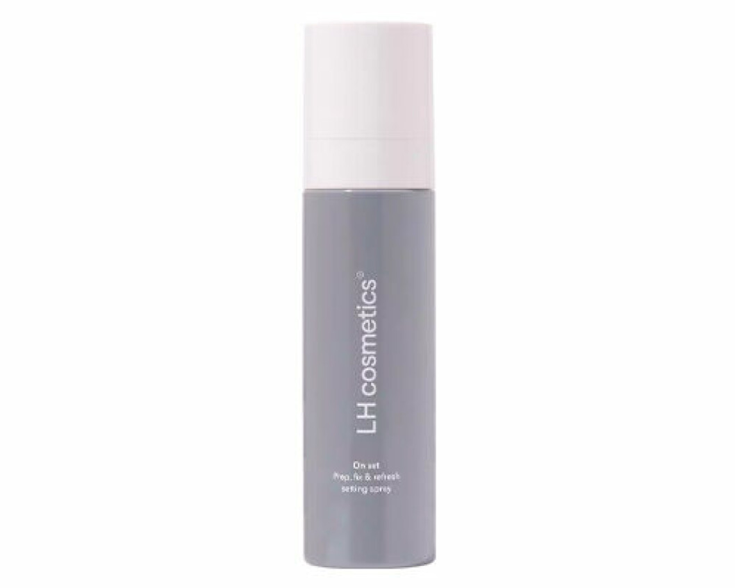 On set Prep, fix &amp; refresh Setting Spray