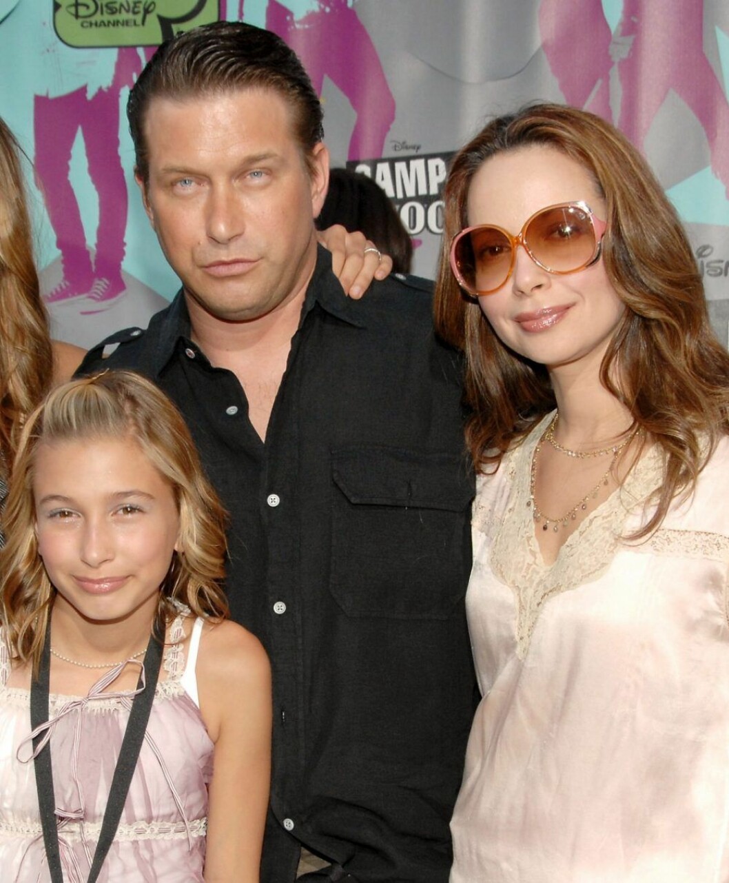 Hailey Bieber med pappa Stephen Baldwin och mamma Kennya Baldwin