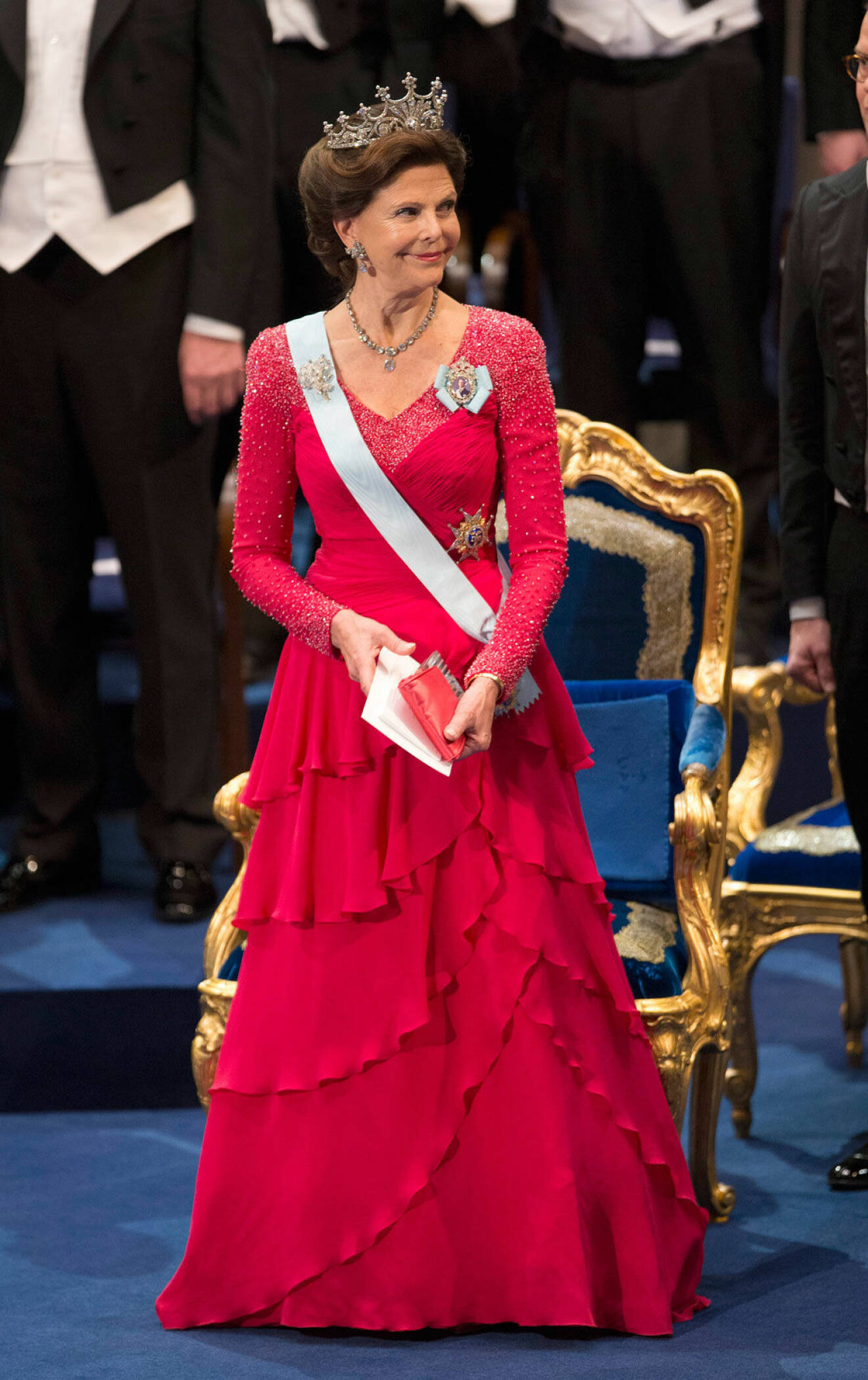 2013 bar drottningen en klänning som vi för första gången såg i samband med prinsessan Madeleines bröllop tidigare samma år
