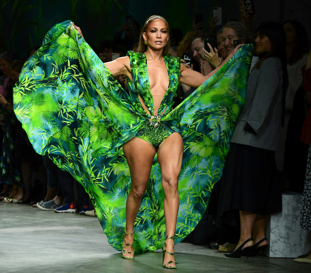 Jennifer Lopez i klänning från Versace
