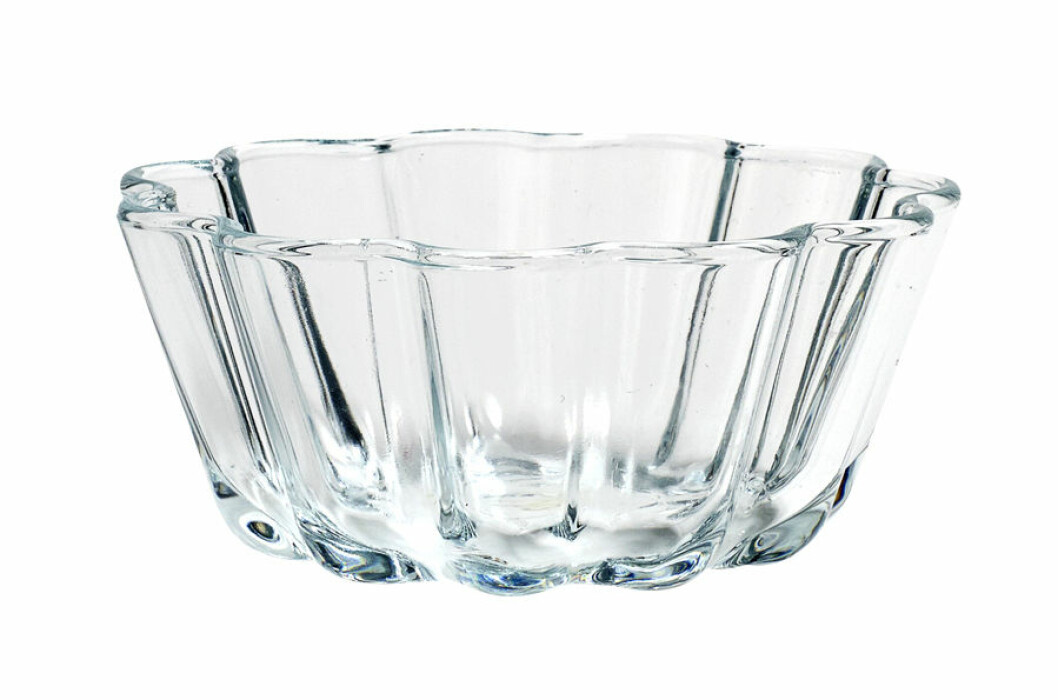 Vågig glasskål