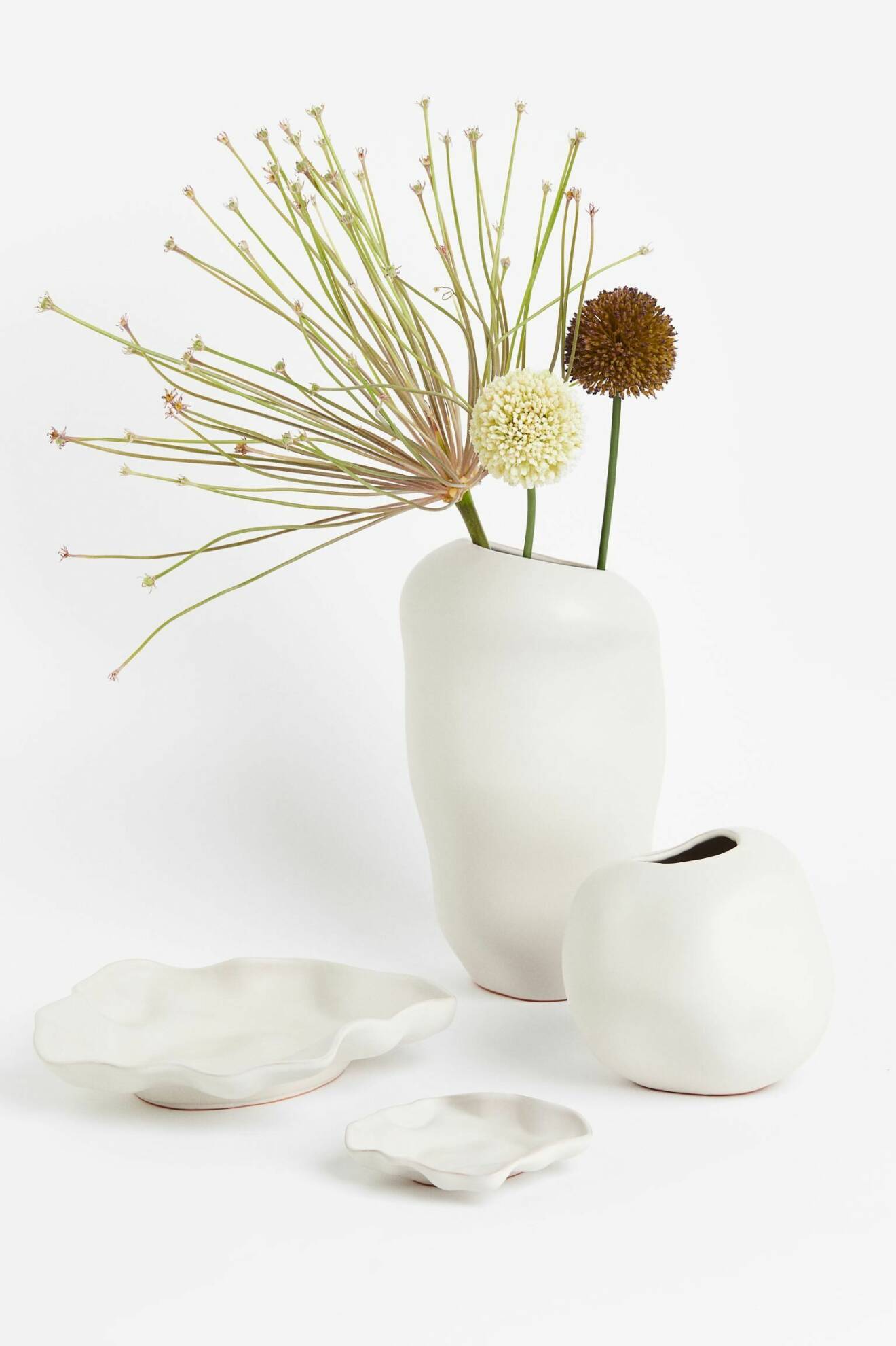 skålar och vaser med organisk form från H&amp;M Home