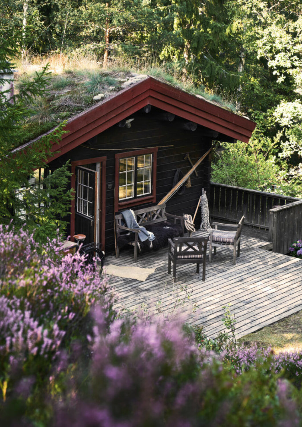 Huset med röda detaljer.