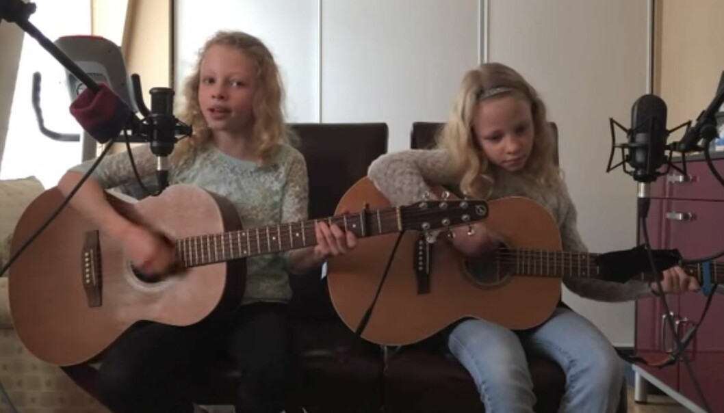 Tvillingsystrarna som sjunger fram rysningar