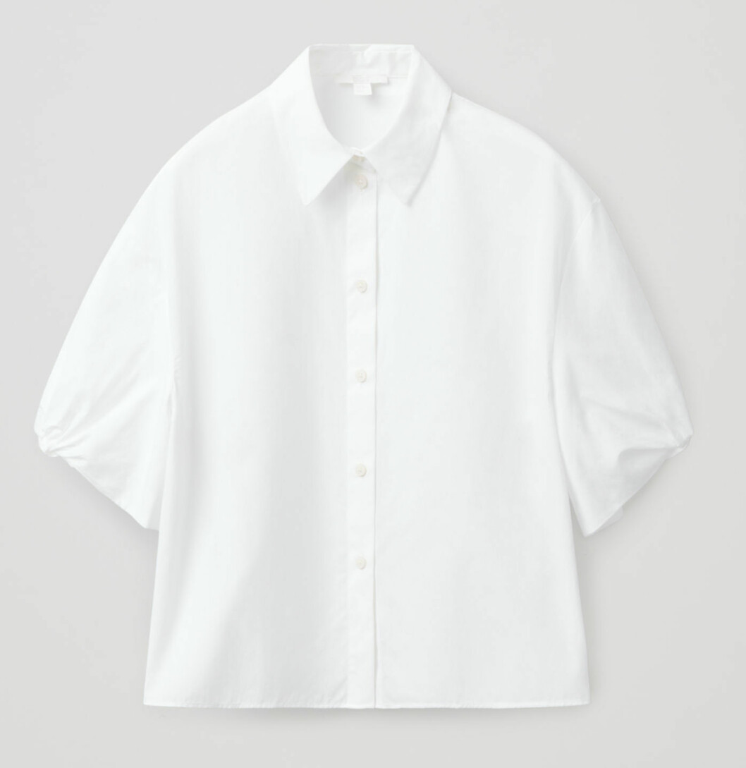https://www.cosstores.com/en_sek/women/womenswear/shirts/product.puff-sleeve-boxy-cotton-shirt-white.0888170001.html