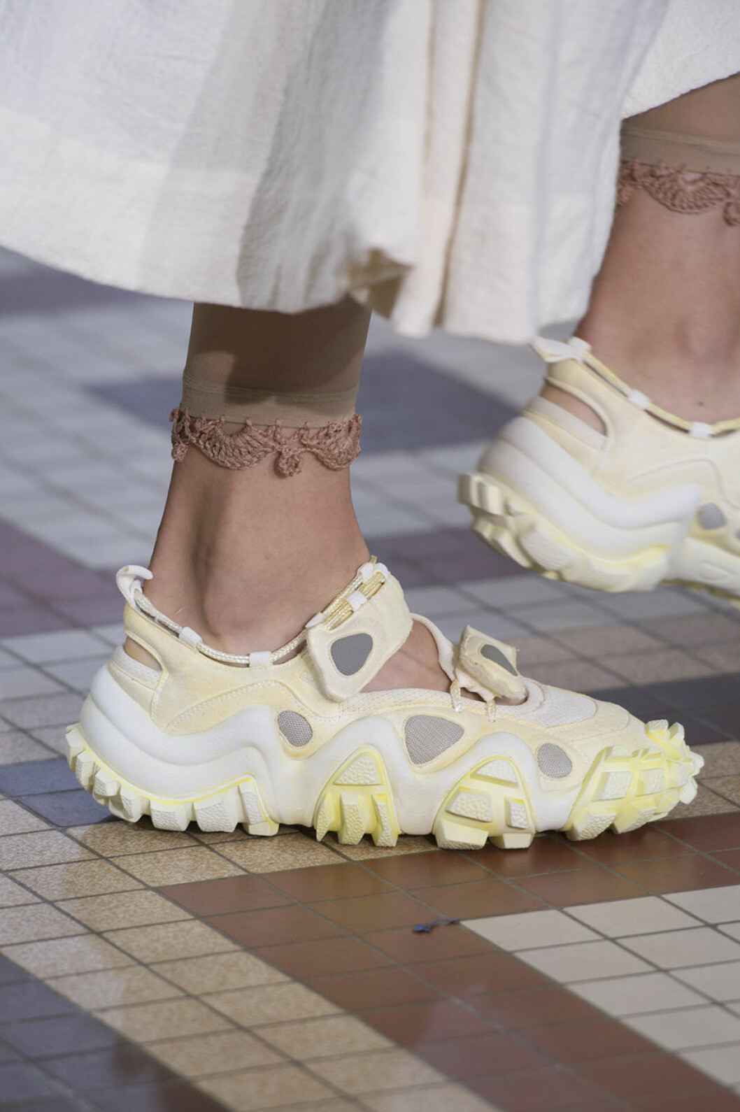 Acne studios gula sneakers