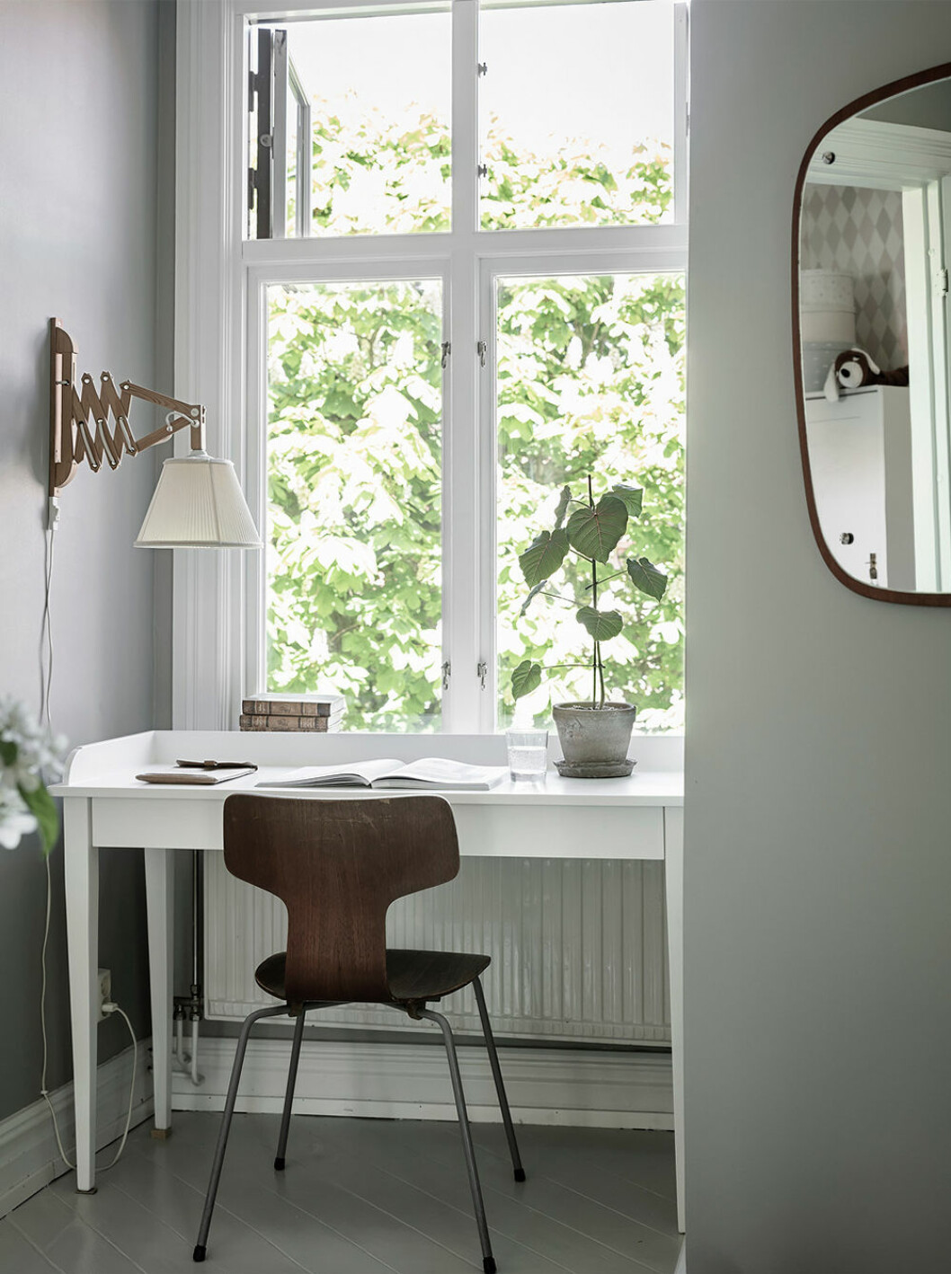 En rensad arbetsplats ger rum för kreativitet. Foto: Anders Berstedt Styling: Nouvel Interiör för Entrance mäkleri/mäklare: Jessica Fridstedt Snygg arbetsplats i lägenhet