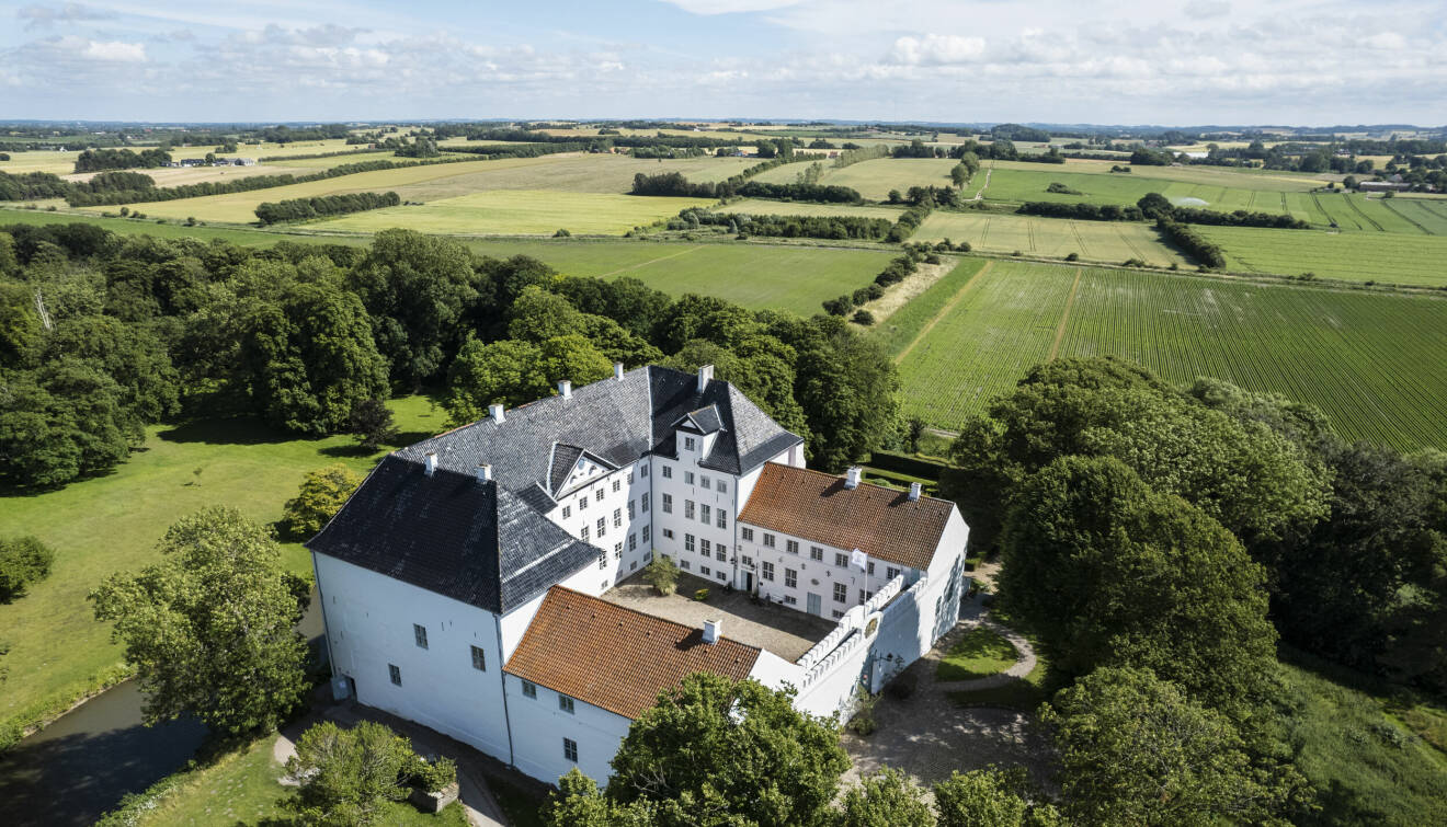 slottet dragholms slott i danmark med hotell