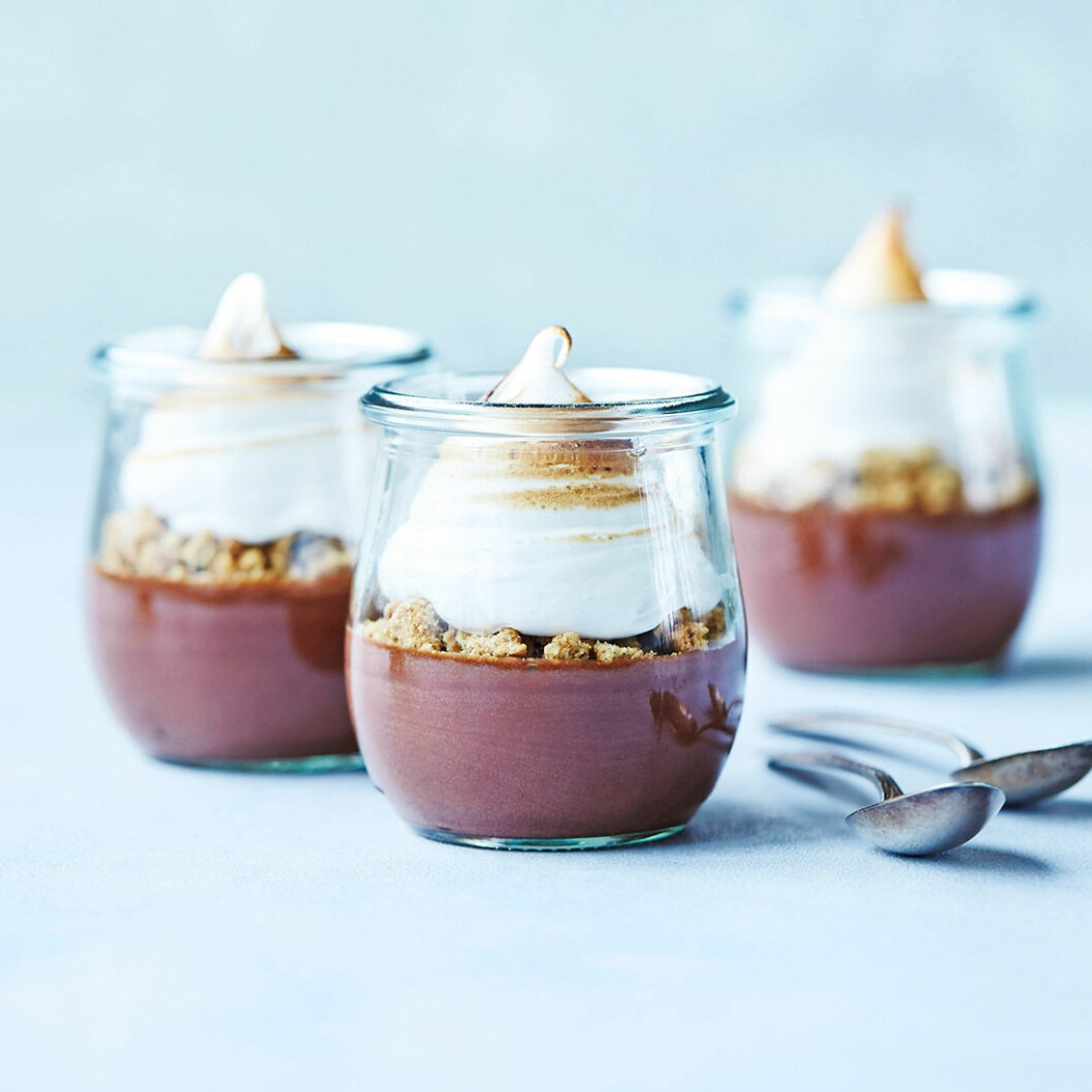 S’mores-dessert i glas. S'mores-dessert i glas.
