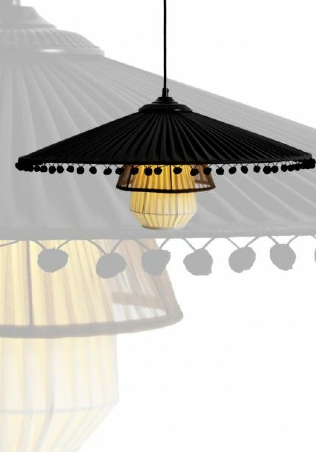Taklampa <em>Luchsia</em>, diameter 74 cm, design Johan Carpner, 5 800 kr, Vallentuna Skärmateljé. Taklampa Luchsia, diameter 74 cm, design Johan Carpner, 5 800 kr, Vallentuna Skärmateljé.