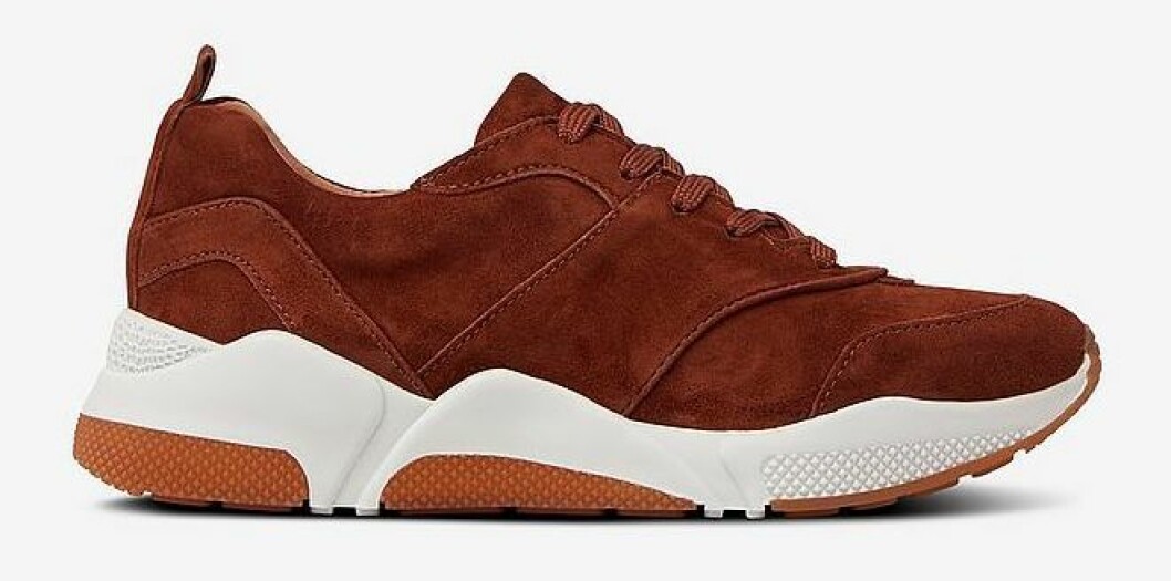 Rostiga sneakers i skinn/mocka från Billi Bi.