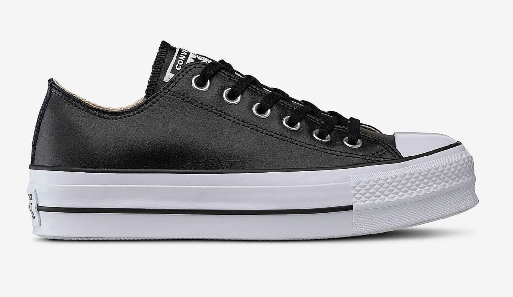 Låga Converse i svart skinn