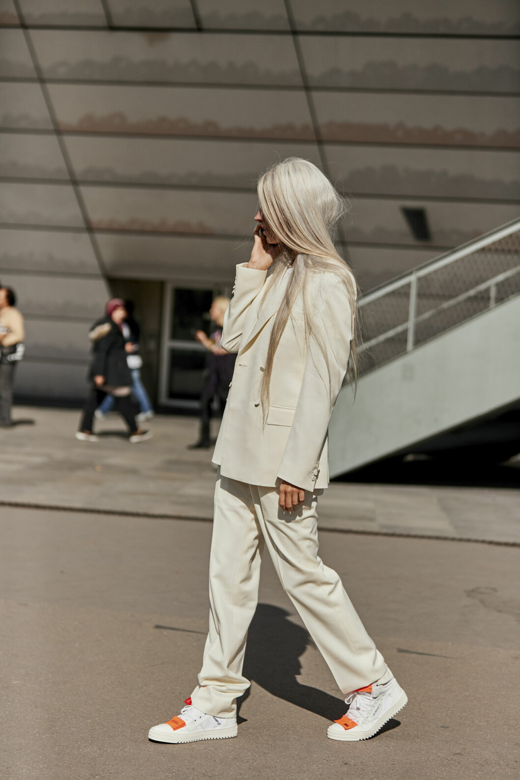 Färgglada skor street style 2023
