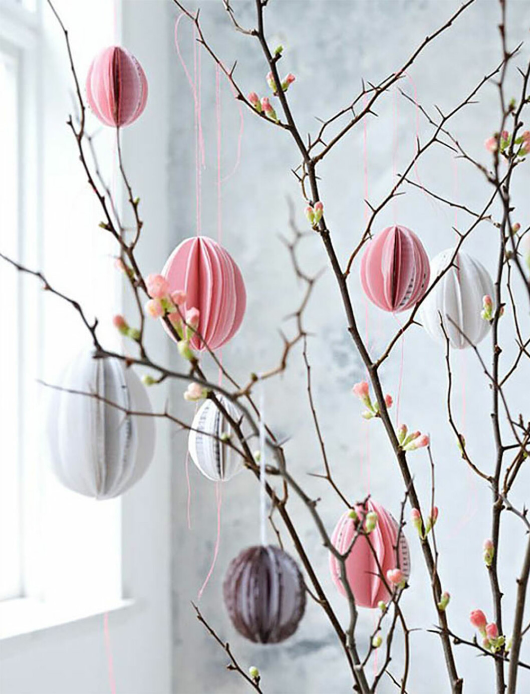 <h3>Via: <a href="http://indecora.com/3639/very-modern-neon-easter" target="_blank" rel="noopener">Indecora</a></h3><p></p><p></p><p></p> påskris med rosa ägg
