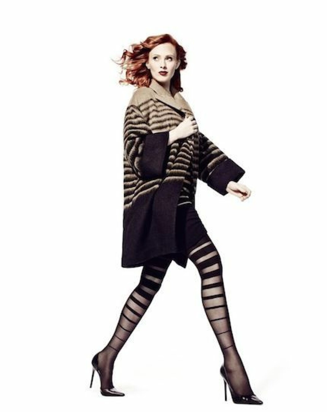 Via <a href="http://boolia.se">Boolia</a> Ställ soffan i mitten av rummet.