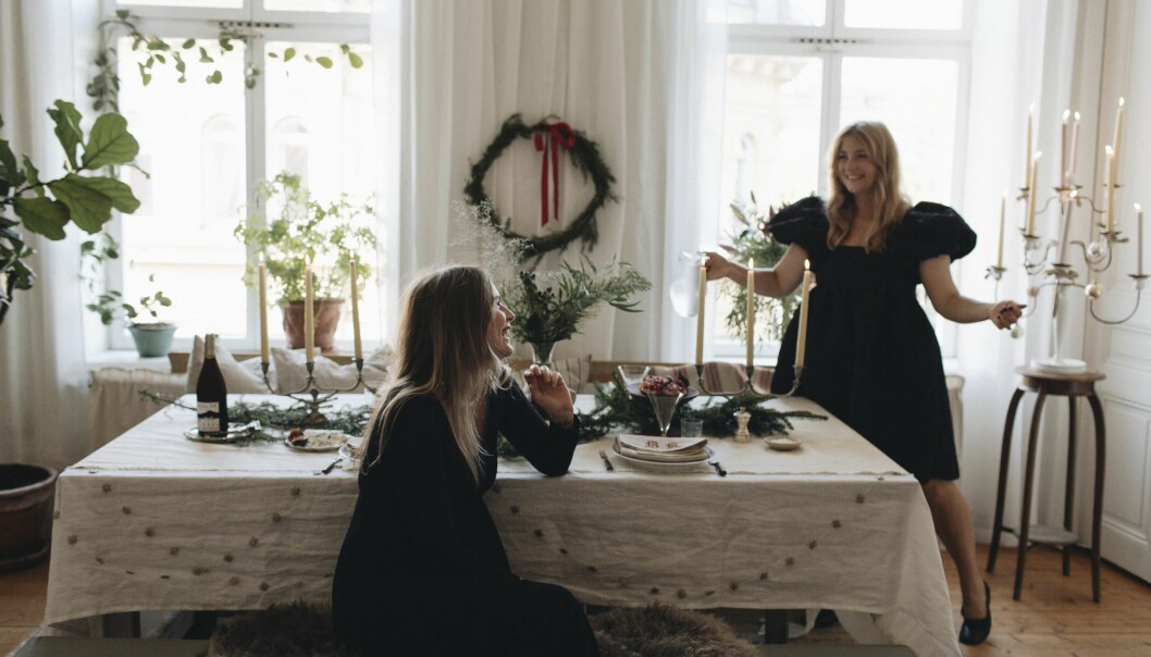 Sofia Wood och Elsa Billgren juldukning och julpynt hemma hos Elsa Billgren