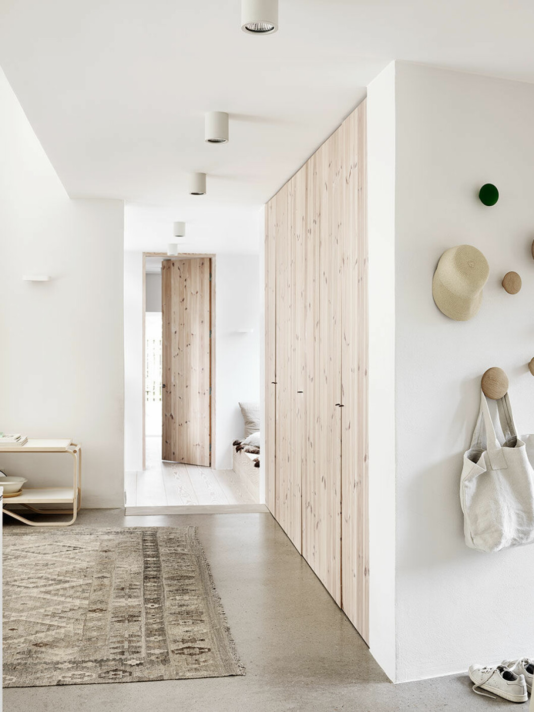 softatochstilrent_garderober_forvaring_wardrobe_Foto_Petra_Bindel