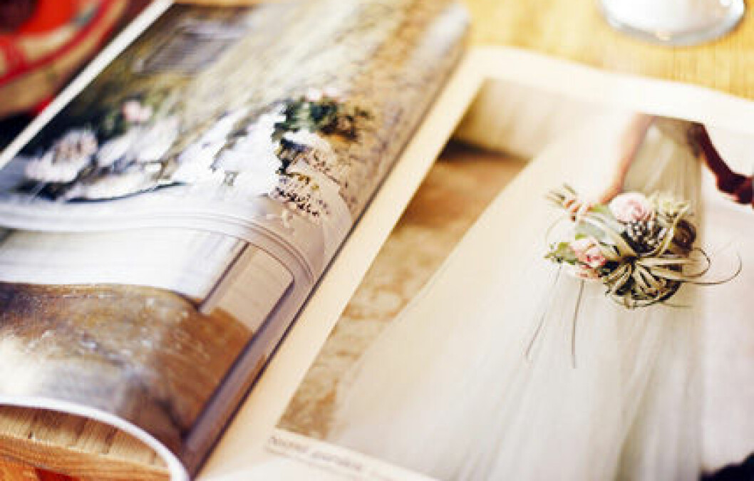 Foto: <a href="http://daniellawitte.elledecoration.se/inspiration-till-midsommardukningen/" target="_blank" rel="noopener">Daniella Witte</a> sommardukning