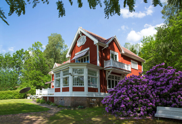 Foto: Krister Johansson för <a target="_blank" href="https://www.hemm.se/">Hemm Mäkleri</a>/mäklare: Ove Bornelund. Villa Granliden i jugendstil i Skogsryd utanför Borås