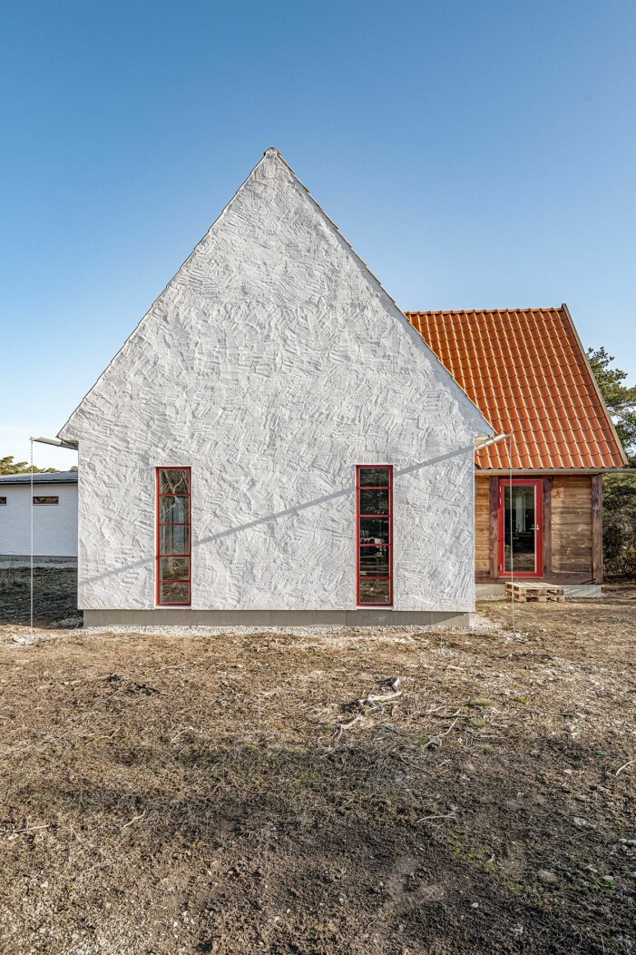 Foto: <a target="_blank" href="https://www.instagram.com/bjurfors_gotland/">Bjurfors Gotland</a>/SE 360, mäklare: Peter Tumegård. Sommarhus i Sundre på Gotland