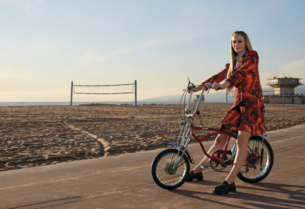 Mönstrad klänning från Louis Vuitton, Sophie Turner i exklusiv intervju i ELLE