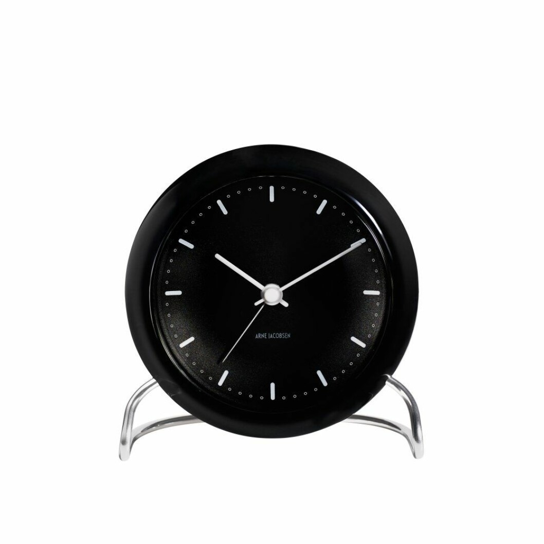 svartvit väckarklocka från arne jacobsen.
