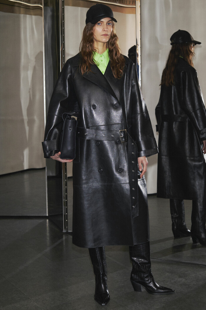 Stand studio aw21
