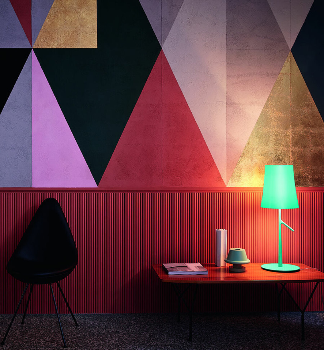 Välj en favoritkulör eller blanda de starka nyanserna med varandra. Foto: Foscarini Rött, lila, grönt och blått är exempel på trendiga färger 2019.