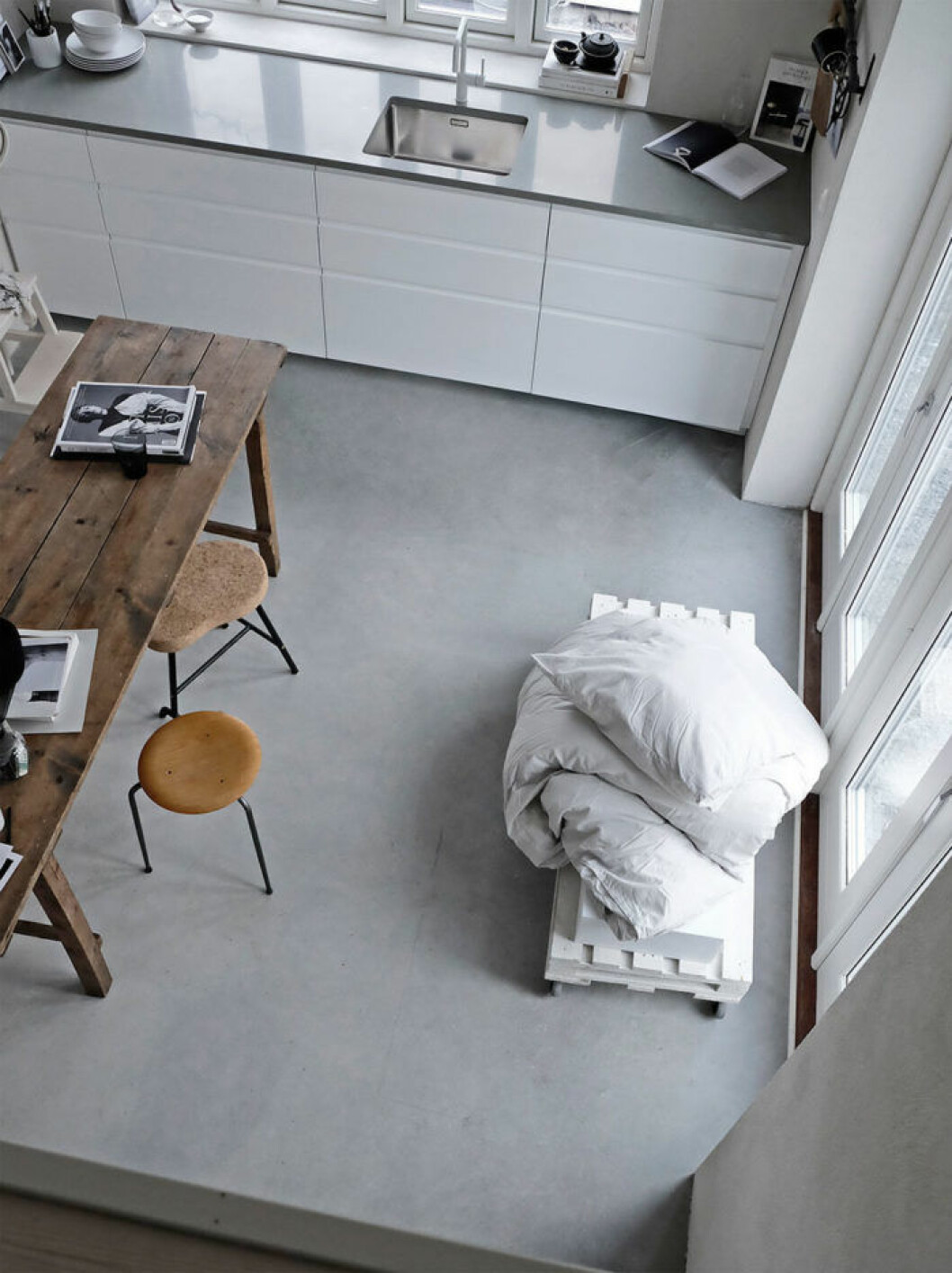 ”Jag älskar ett avskalat, nästan minimalistiskt uttryck som mjukas upp med en personlig touch”, säger Pella. "Jag älskar ett avskalat, nästan minimalistiskt uttryck som mjukas upp med en personlig touch", säger Pella.