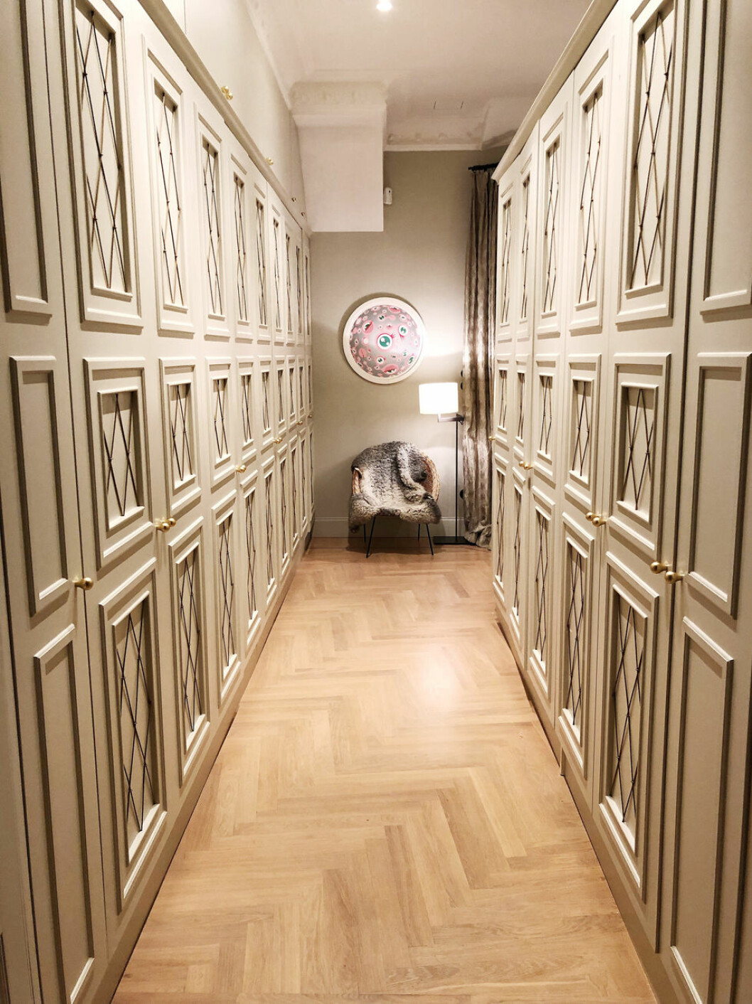 Nathalie Schutermans walk in closet.
