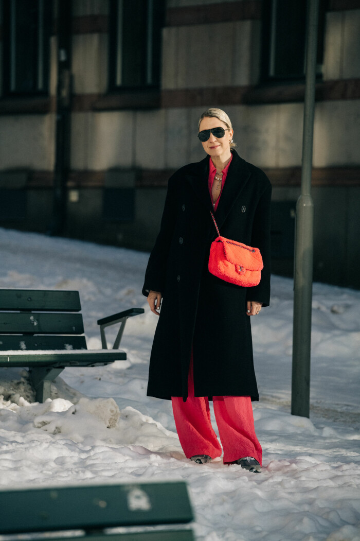 streetstyle stockholm fashion week 2021 emilia de poret rosa