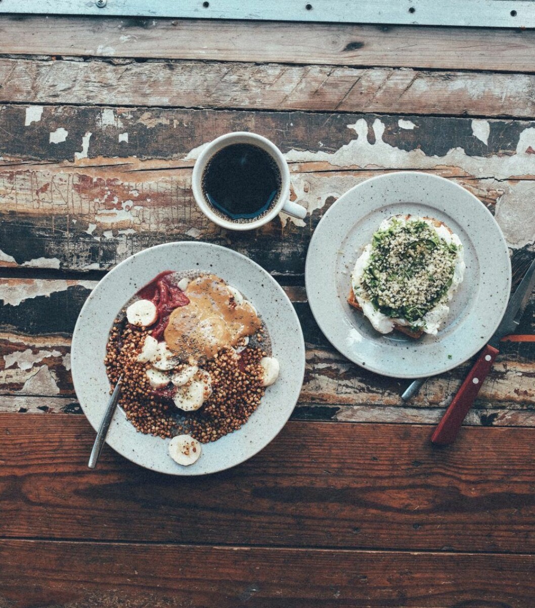 Populära Pom & Flora har frukost och fika för alla, hela dagen! Pom & Flora i Stockholm