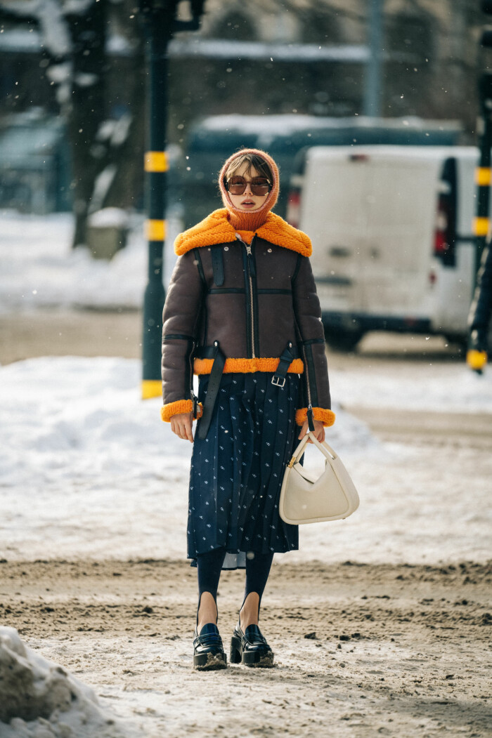 streetstyle stockholm fashion week 2021 orange