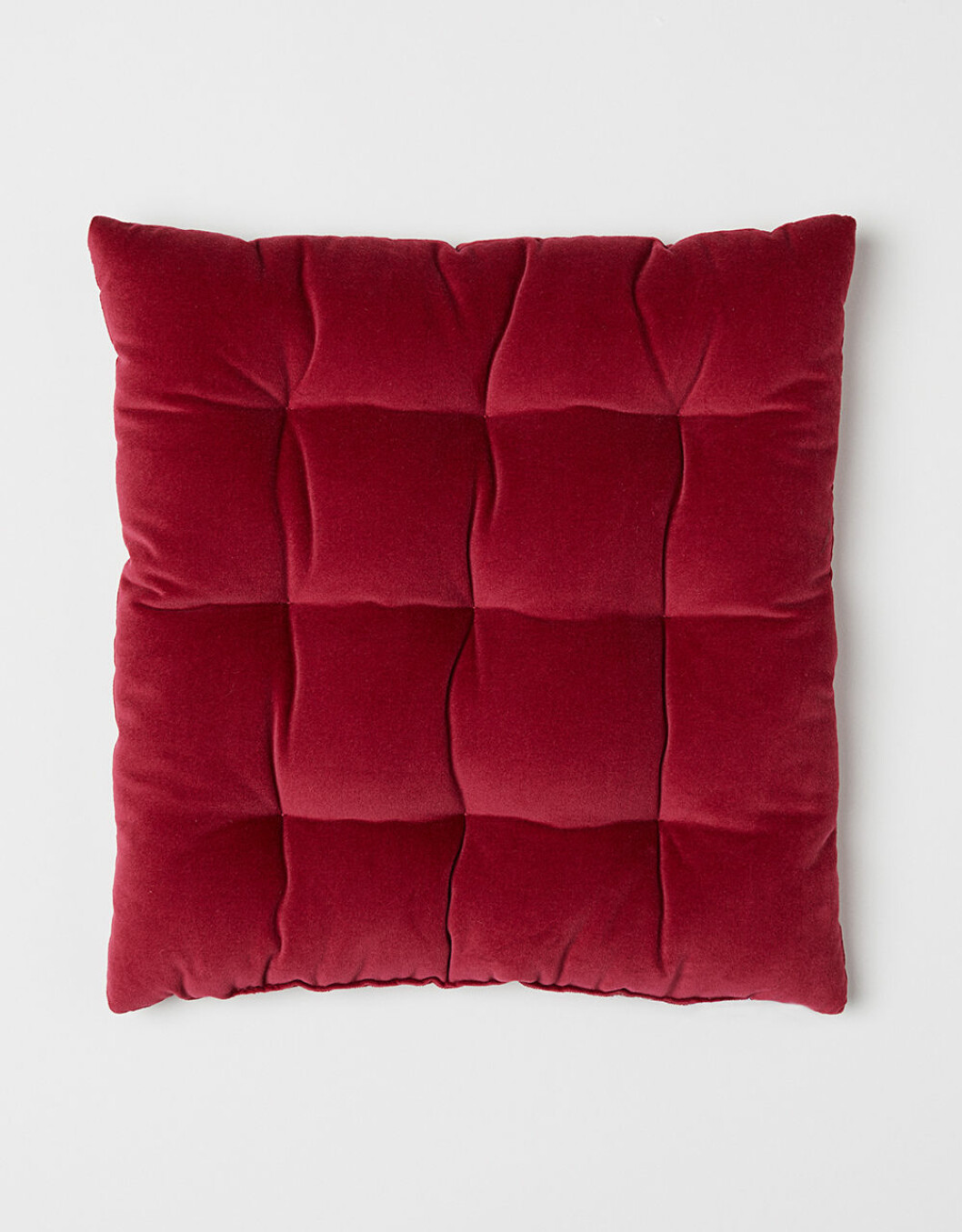 Stolsdyna i röd sammet från H&M Home julen 2019