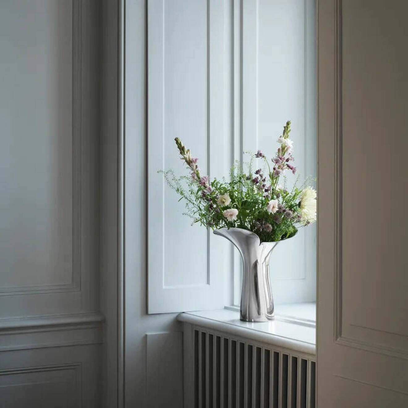 Bloom Botanica vas i rostfritt stål från Georg Jensen